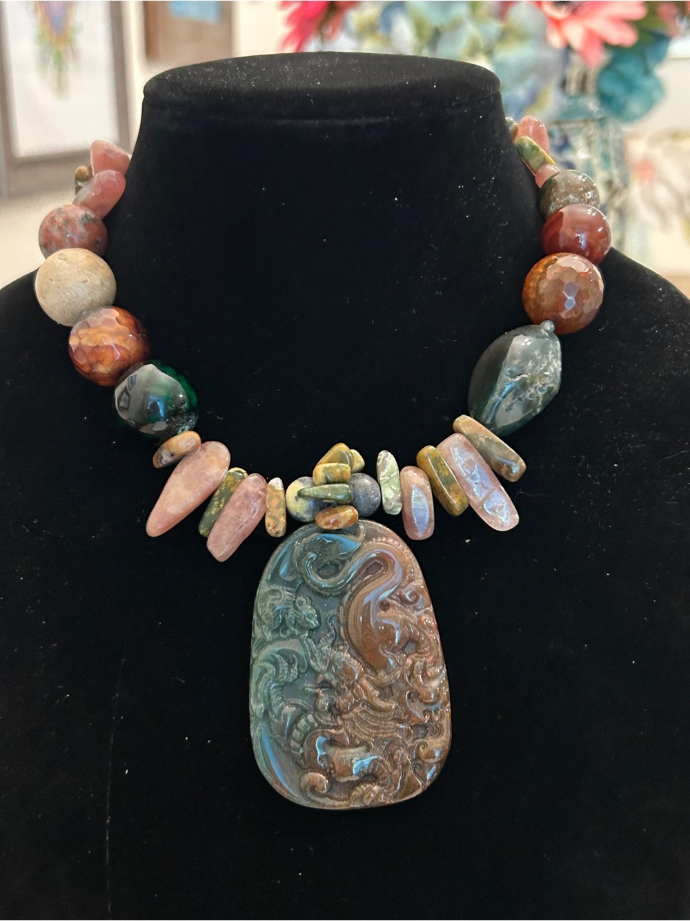 Vintage Handcrafted Multicolor Stone Pendant Necklace